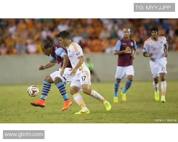 休斯顿迪纳摩与达拉斯FC激战正酣比分悬念不断引人关注